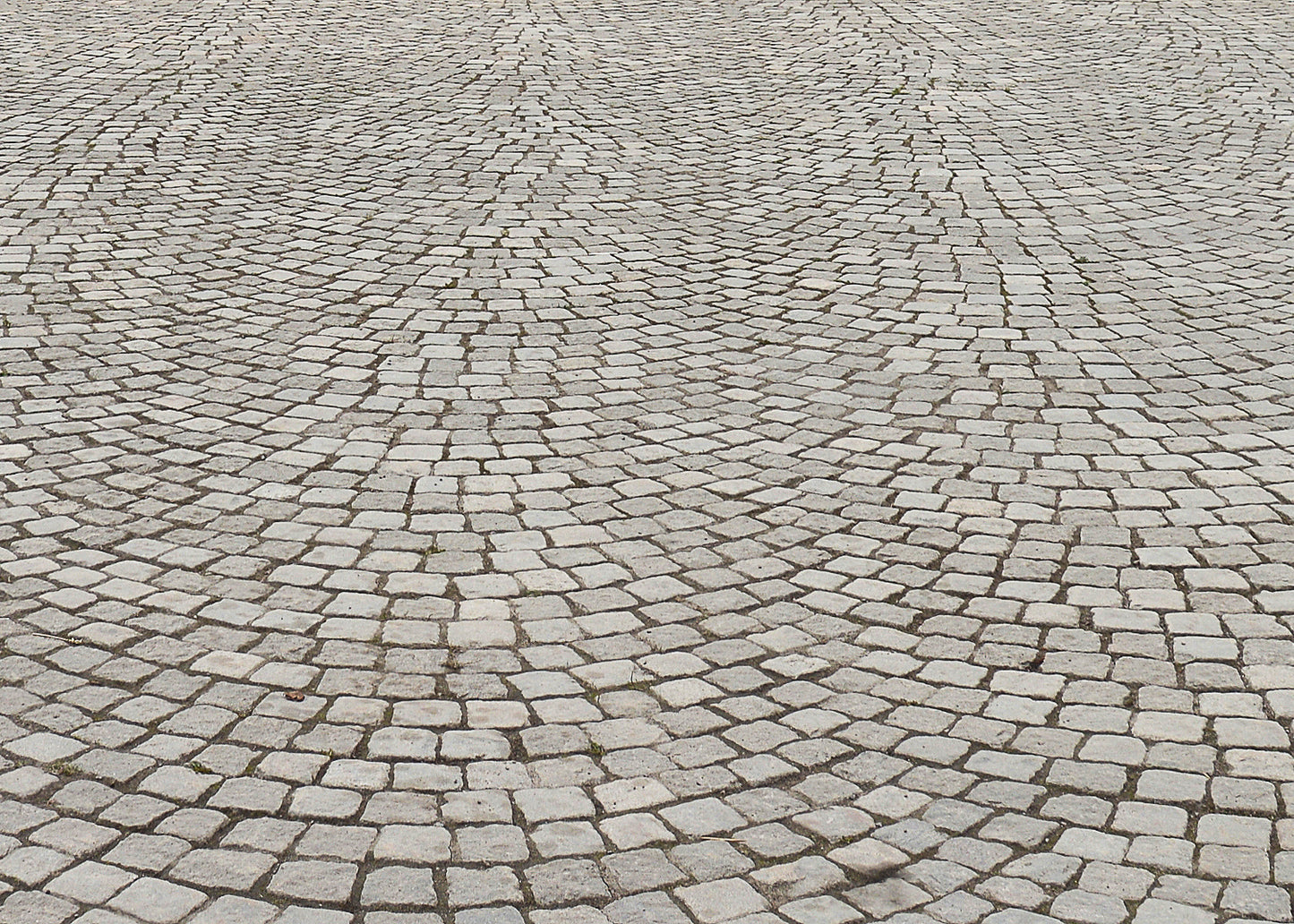 stone block driveway that can be cleaned with Baticlean ECR