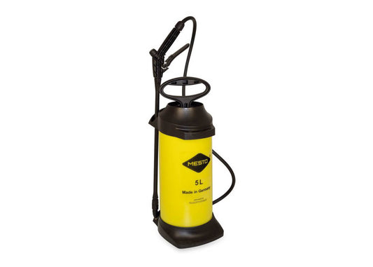 photo of our 5 litre garden sprayer that is complete with its own telescopic spray lance