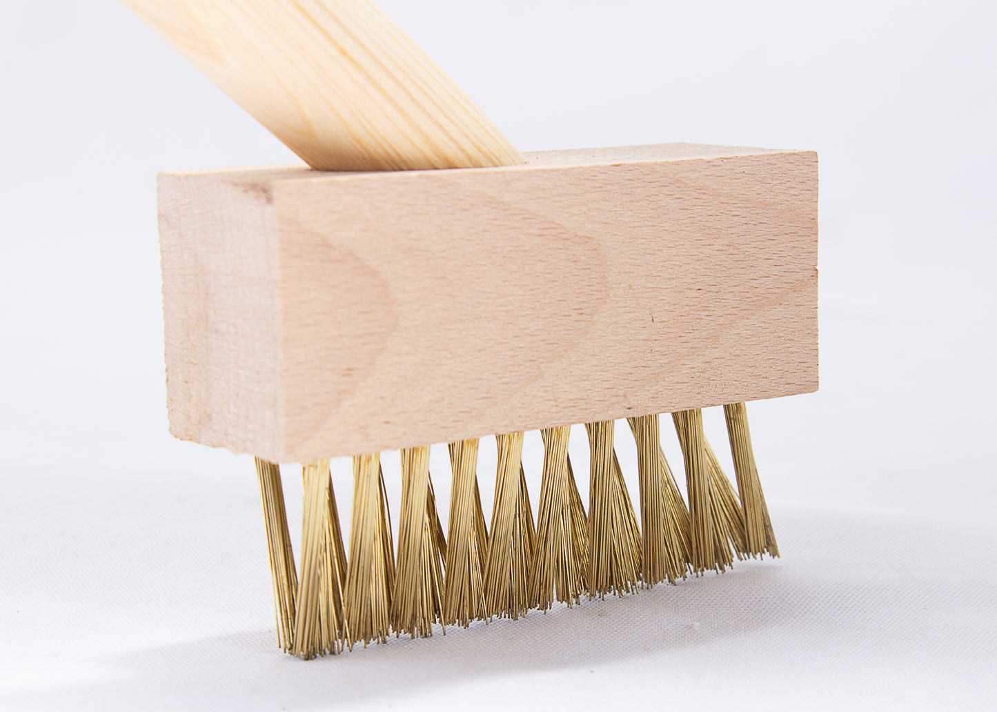 photo showing the side view of our wire weed brush
