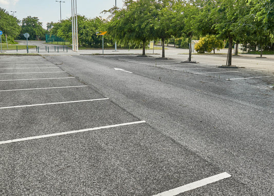 baticlean ECR is most suited to cleaning large outside surfaces such as car pars and driveways