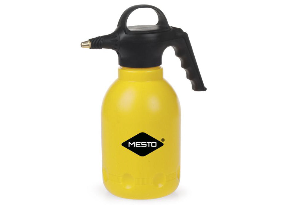 our 1.5 litre hand sprayer for spraying plants on patios and in gardens