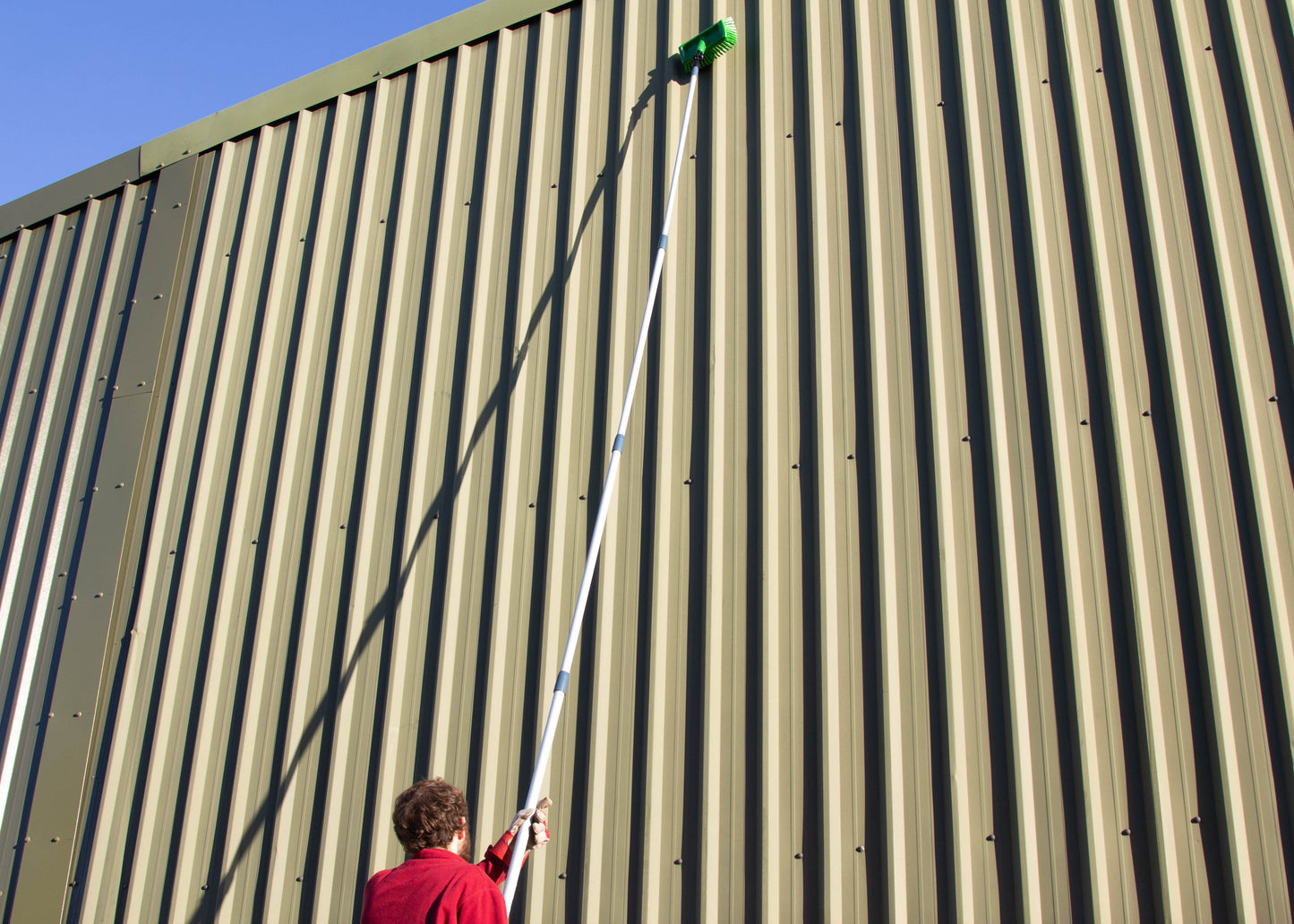 our 5.2 metre telescopic lance for cleaning and brushing roofs and walls